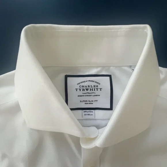 Charles Tyrwhitt White Dress Shirt Men’s 14/32
Super Slim Fit - Picture 2 of 3